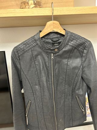 Cazadora polipiel Vila negra