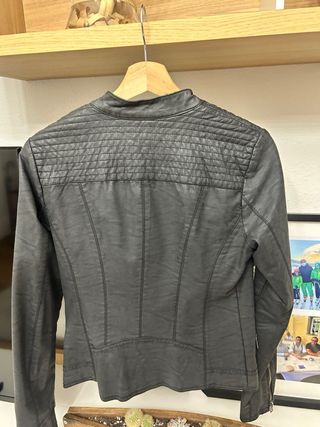 Cazadora polipiel Vila negra