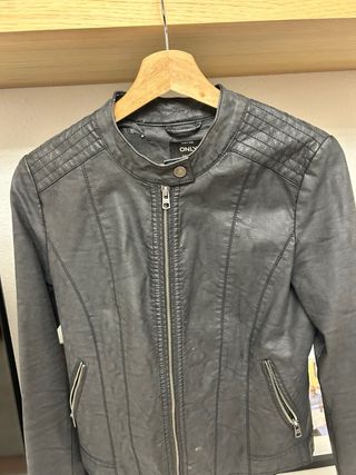 Cazadora polipiel Vila negra