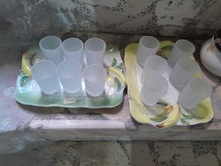 Juego de vasos con bandeja de cerámica