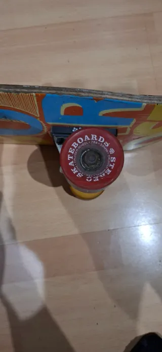 Skate con diseño colorido