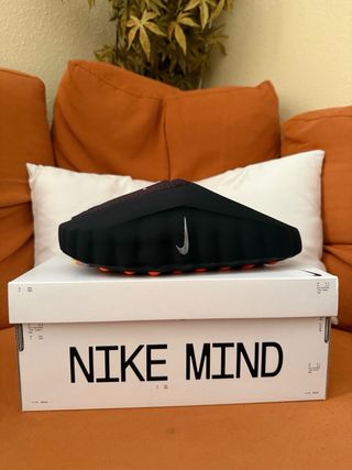 Nike Mind 001