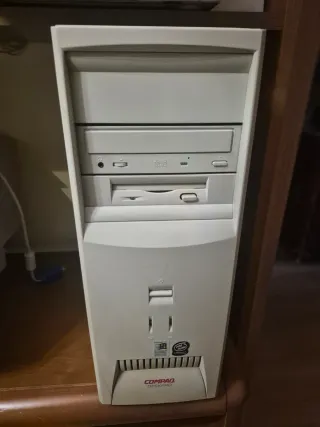Computer Compaq 100 MHz + Monitor