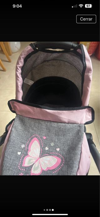 Carrito de bebé de juguete