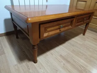 Elegante mesa de centro de madera buena