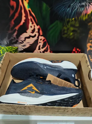 Nike Pegasus Trail 5 Mujer Negro Naranja