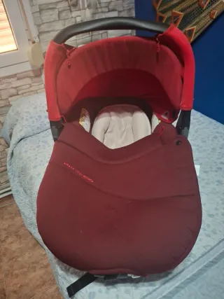 Cuco de coche bebé semi nuevo