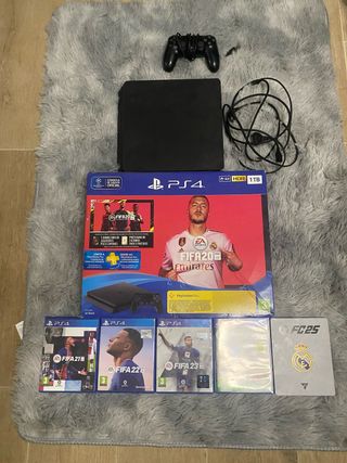 PS4 (PlayStation 4) Negra + FIFA 20
