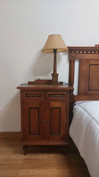 Cabecero y mesitas de noche vintage