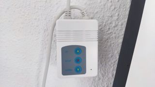 Proyector LaVague + Pantalla Luxscreen Motorizada