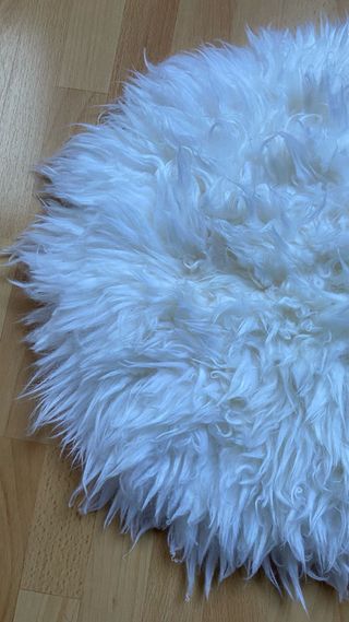 Cuscino rotondo in pelle di agnello bianco da 34 cm