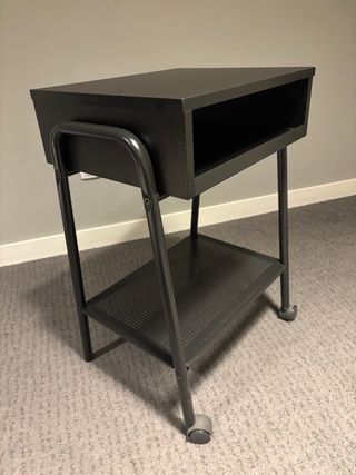Tavolo ausiliario nero a 2 ripiani
