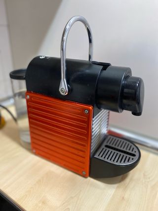 Cafetera Nespresso Krups naranja metalizada negray