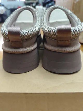 Zuecos UGG Tazz II Beige