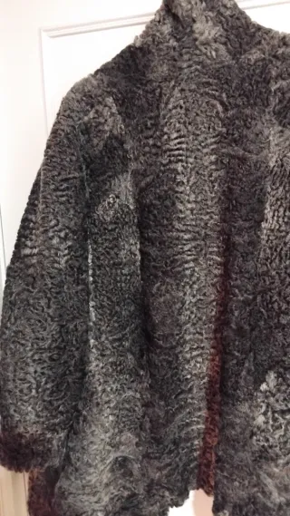 Chaquetón de piel gris