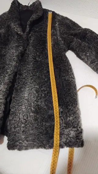 Chaquetón de piel gris