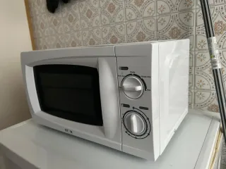 Nevera NUEVA menos de un año microondas