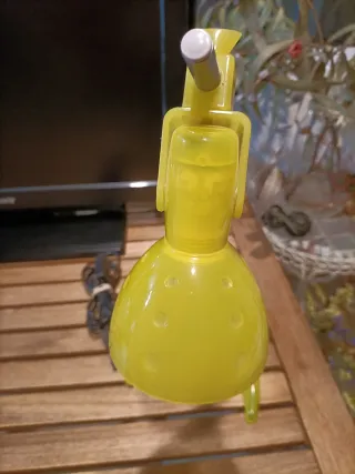 Lámpara de mesa amarilla Ikea