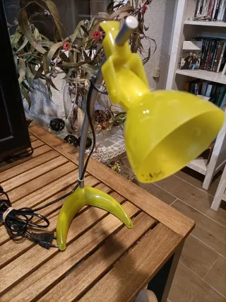 Lámpara de mesa amarilla Ikea