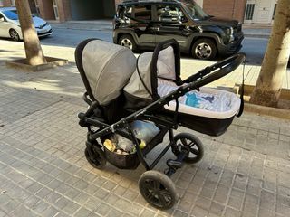 Carro gemelar o hermanos