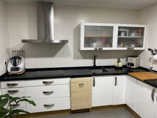 Cocina Completa Beige y Blanca