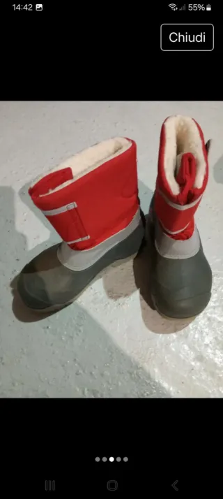 Stivali da neve rossi e grigi