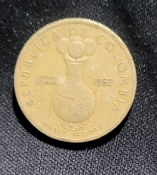 Lote de monedas antiguas de pesos Colombianos