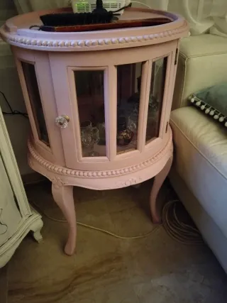 Botellero vitrina rosa pomo cristal