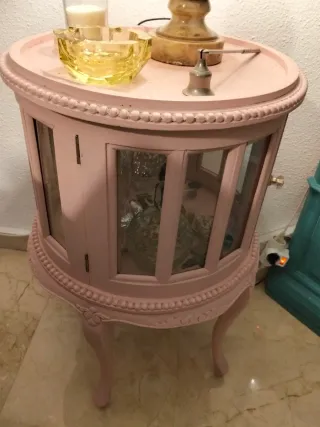 Botellero vitrina rosa pomo cristal