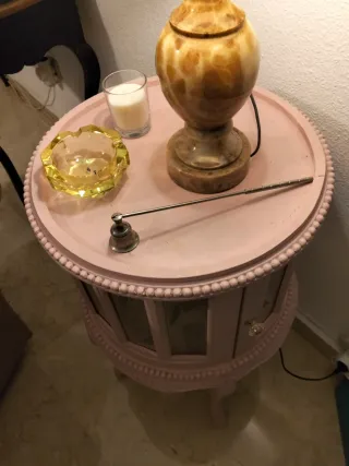 Botellero vitrina rosa pomo cristal