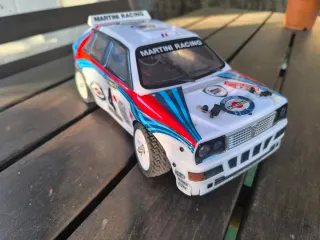 Coche RC Lancia Delta Hypergo 1/14 Martini Racing