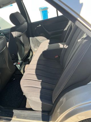 Mercedes-Benz 230E 1988