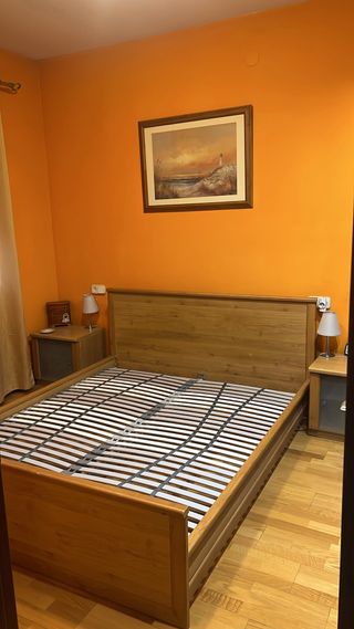 Cabezal de cama con somier de madera