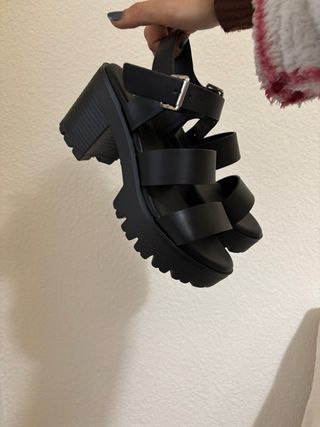 Sandalias negras plataforma