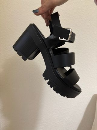 Sandalias negras plataforma