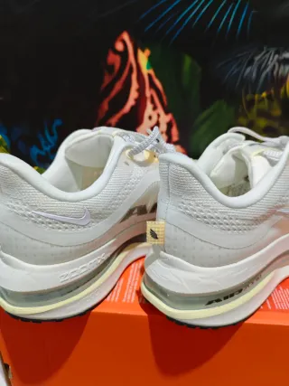 Nike Pegasus Premium Blanco/Amarillo