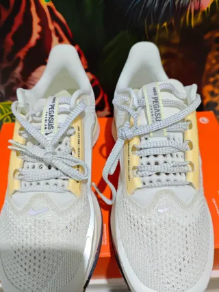 Nike Pegasus Premium Blanco/Amarillo