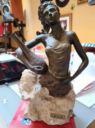 Figura Resina Firmada L M Lafuente