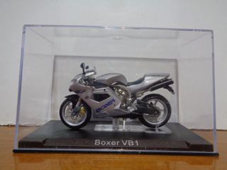 TRIUMPH TIGER 955I y OTRAS MAS  ( 1/24 )