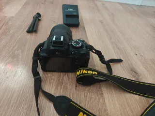 Nikon D3100 + Objetivo 18-55mm VR