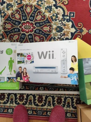 Nintendo Wii Family Edition + Wii Fit Plus