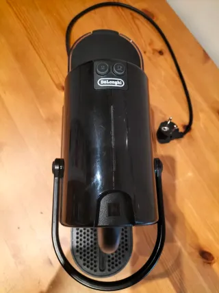 Cafetera Nespresso DeLonghi Negra Nueva