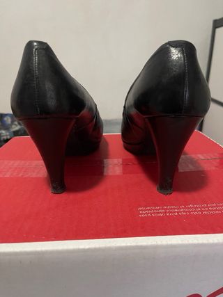 Zapatos de tacón negros