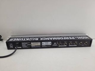 Afinador Rack Behringer BTR2000