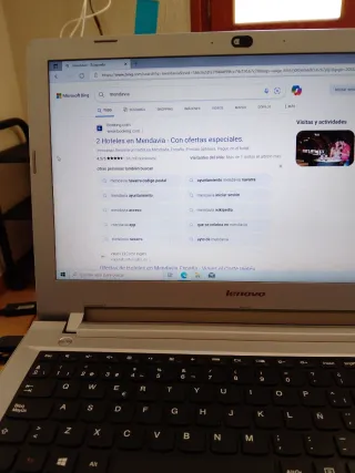 Ordenador Portátil Lenovo Plata y Negro