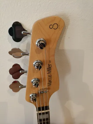 Bajo Eléctrico Marcus Miller Sunburst V7