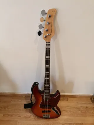 Bajo Eléctrico Marcus Miller Sunburst V7
