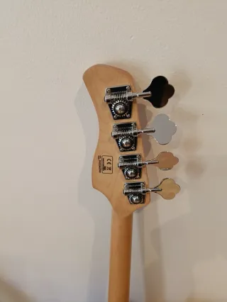 Bajo Eléctrico Marcus Miller Sunburst V7