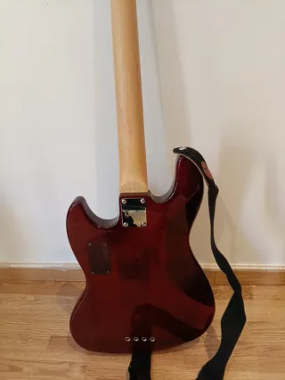 Bajo Eléctrico Marcus Miller Sunburst V7