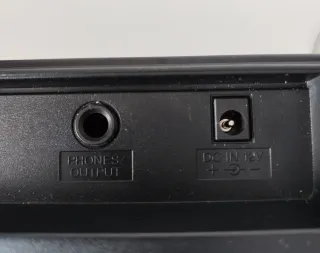 Teclado Yamaha YPT 210.